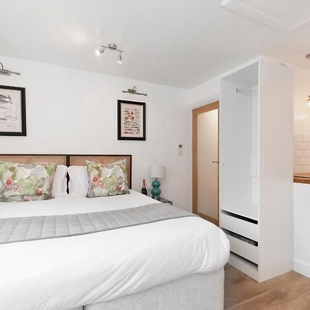 Modern Self Contained Studio Home Cheltenham Dış mekan fotoğraf