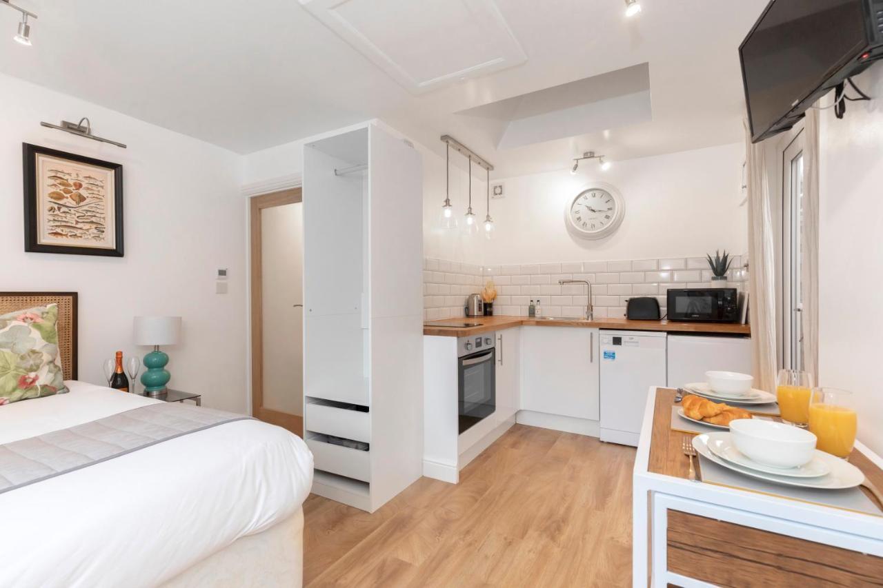 Modern Self Contained Studio Home Cheltenham Dış mekan fotoğraf