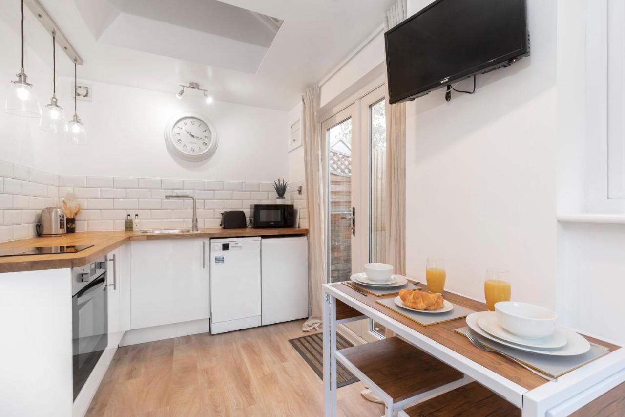Modern Self Contained Studio Home Cheltenham Dış mekan fotoğraf