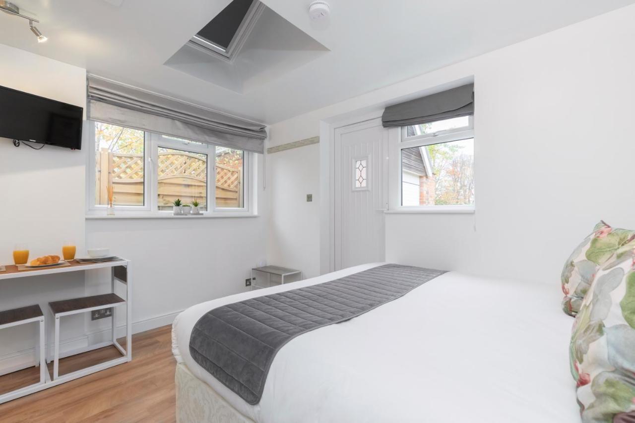 Modern Self Contained Studio Home Cheltenham Dış mekan fotoğraf